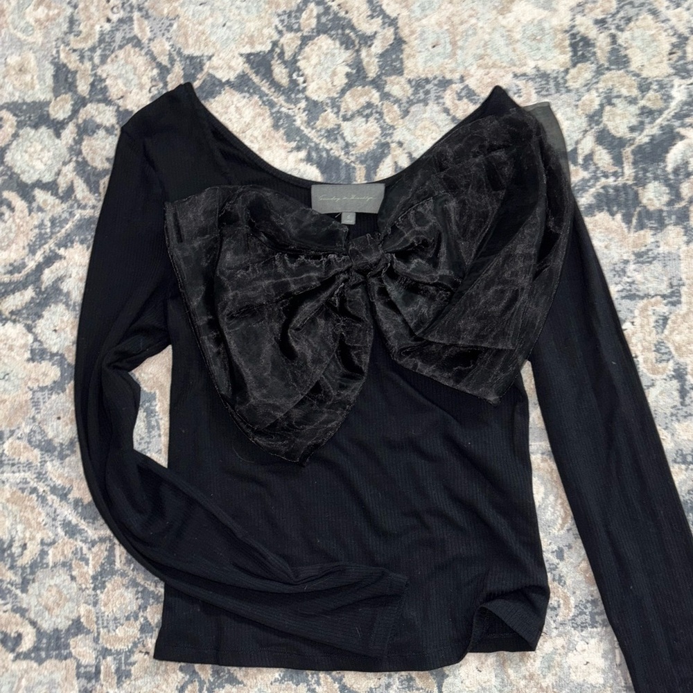 Black Bow long sleeve - Picture 2 of 4